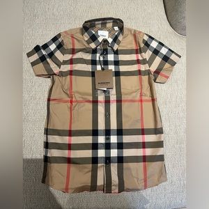 BRAND NEW BURBERRY BUTTON FRONT SHIRT